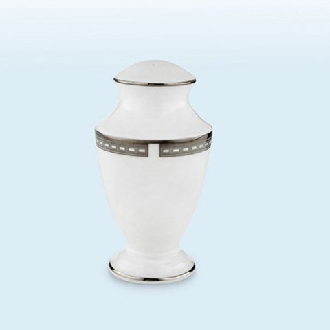 Lenox Murray Hill Pepper Shakers
