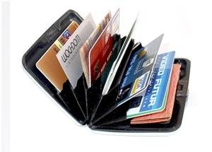 ÖGON DESIGN - Credit Card Holder - Kreditkartenhalter aus Aluminium grün