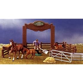 Winners Corral Stable Horse Racing Set by Breyer