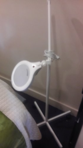 Daylight-Ultra Slim Magnifying Lamp XR 7-Inch, White On Sale