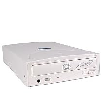 BTC 52x32x52 USB 2.0 External CD-RW Drive (Pearl White)