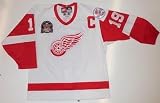 Steve Yzerman Detroit Red Wings 1998 Cup Authentic Nike Jersey Size 48 - Small