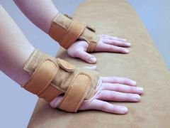 Childrens Toyshop  Sporting Goods : Wrist Saver, Size Small