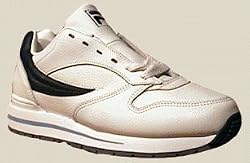 Fila Boys J3 Runner White/Navy/Blue Running shoe Sz: 5.5
