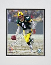 Photo File Green Bay Packers Brett Favre 2007 Shovel Pass 8x10 Matted Photo