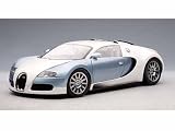 Bugatti EB 16.4 Veyron Production Car 1 18 Pearl Ice Blue