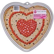 WILTON HEART GIANT COOKIE PAN 2105-6203