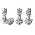 Panasonic KX-TG7323GS, Schnurlostelefon mit zwei zusätzlichen Mobilteilen inkl. Ladeschale, Trio, silber
