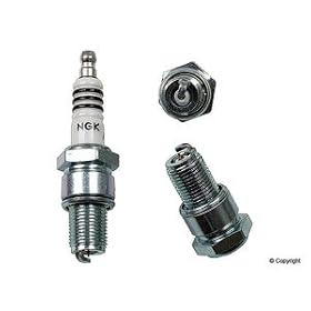 4 New NGK Iridium IX Spark Plugs BR8EIX # 6747: Automotive