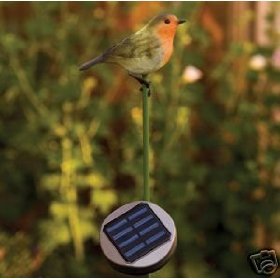 Red Robin Garden Bird Solar Light. Lovely Gift Ornament