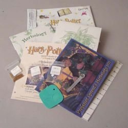 HARRY POTTER HOGWARTS HERB HYDROPONIC MANDRAKE ROOT HERB AND PLANT SCIENCE EXPERIMENT KIT by Troll / Delta Kids Educational Materials