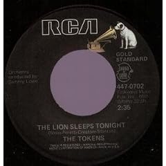 LION SLEEPS TONIGHT 7" (45) US RCA 0 B/W B'WA NINA (447-0702)