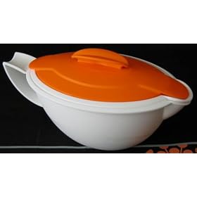 Tupperware Radiance Insulated Saucy Server by Tupperware