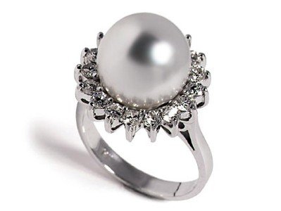 11.5mm White South Sea Pearl set in 18K White Gold Ring Surrounded by Diamond Accents
