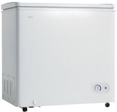 5.5 cu. ft. Chest Freezer with Manual Defrost Vinyl Coated Basket Up-Front Mechanical Thermostat Energy Efficient Foam Insulation Rounded Lid Design Easy Clean Interior and Defrost