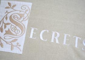 マニー コントワール・デュ・ファミーユ 布製品 グランメールクッション SECRETS