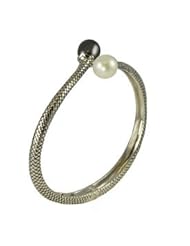 Sterling silver 9-9.5MM white and dyed black freshwater cultured pearl bracelet.