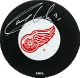 Garry Unger autographed Hockey Puck (Detroit Red Wings)