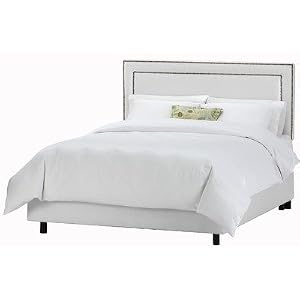 Nail Button Border Bed in Shantung Silver Size: Full