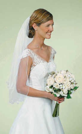 Double Layer Curly Edge White Wedding Veil with Hair Comb