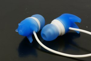 カナル型イヤホン KM-EA83-blue