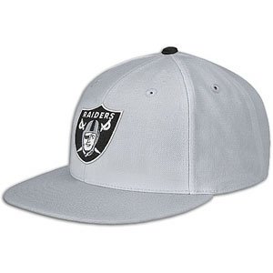 Mitchell & Ness Oakland Raiders Thowback Alternate Logo Fitted Hat 7 3/8