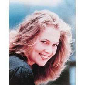 KATHLEEN TURNER AS JOAN WILDER FROM ROMANCING THE STONE #4 - COLOUR Movie Photo - (4 Different Photograph & POSTER Sizes Available)