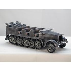 1:32 German 8 - Ton Troop Carrier w/2 Figures