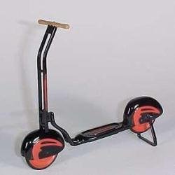1939 Garton Batwing Scooter (Hallmark Kiddie Car Classics- Sidewalk Cruisers Collection)
