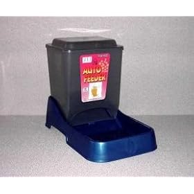 Van Ness Plastic Auto Pet Feeder