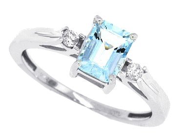 1.01ct Emerald Cut Three Stone Aquamarine Ring in 10Kt White Gold