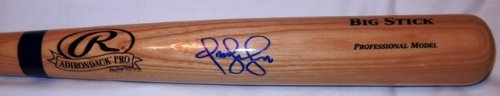 Omar Vizquel Autographed Ash Big Stick Bat W/PROOF, Picture of Omar Signing For Us, Chicago White Sox, San Francisco Giants, Cleveland Indians