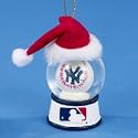 NEW YORK YANKEES WATERGLOBE - 45MM RESIN NEW YORK YANKEES WATERGLOBE.