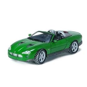 1/18 Scale Diecast Jaguar Xkr Bond Car From "die Another Day" Movie.