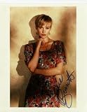 Bissett, Josie - Signed 8x10