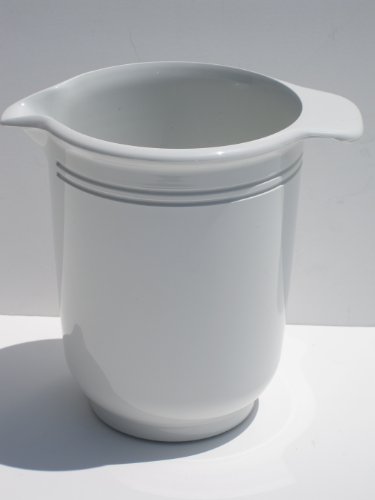 White 1L Mixing Jug with Rubber Base, Pour Spout and Handle