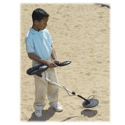 Childrens Toyshop  Outdoor Living : PR200DR Auto-Calibrating Digital Metal Detector