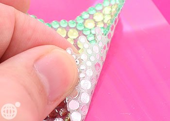 ≪東方神起：テーマソング/ハローキティ誕生35周年記念≫【Hello Kitty Colors】ハローキティー♪ビッグリボンジュエリーステッカー（レッド）DC-07KT