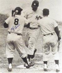 Yogi Berra autographed 11x14 Photo (New York Yankees Maris crosses home plate)