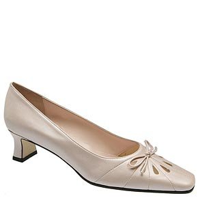 Mezzo 'Rebecca' Leather Kitten Pump (6W Pink Pearl)