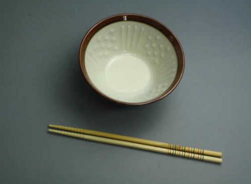 昔、久米宏のNEWS番組でとりあげられた逸品・練り易い凹凸面がCOOL! 納豆ねり鉢・錆び巻き【美濃焼】