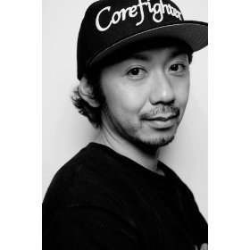 ヘッドを回すという新発想！『air×クレイツ イオンカールアイロン』