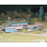 Bachmann Trains Trailer Park - 3 Trailers and Flag Pole with Flag