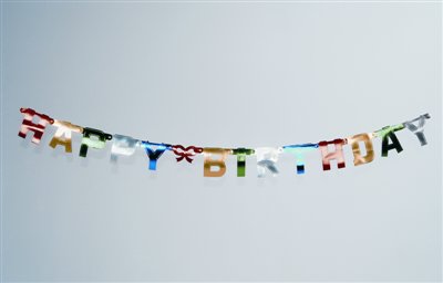 Childrens Toyshop  Garten & Freizeit : Girlande HAPPY BIRTHDAY