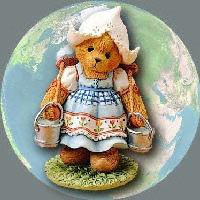 Katrien Holland Cherished Teddies 202401