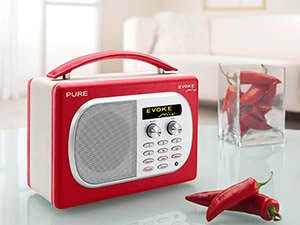 Childrens Toyshop  Electronics : PURE MIO CHILLI 50'S STYLE DAB RADIO WITH BUILT-IN CHARGEPAK