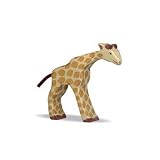 Holztiger Giraffe klein, trinkend