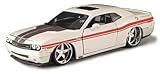 Review Maisto 531327 / Dodge Challenger (2006) in White (1:24 scale) Diecast Model Car