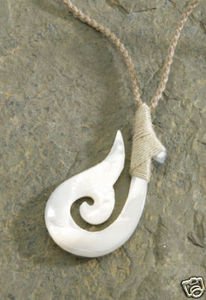 Hawaii Necklace Mother of Pearl Carving Spiral Hook