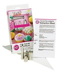 WILTON 12PC CUPCAKE DECORATING SET 2104-6667